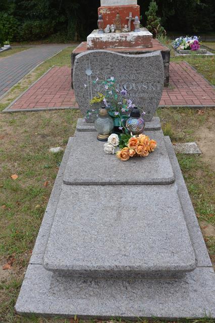 ks.Eugeniusz Jankowski 1903 Tuczno - Grobonet - Wyszukiwarka osób pochowanych