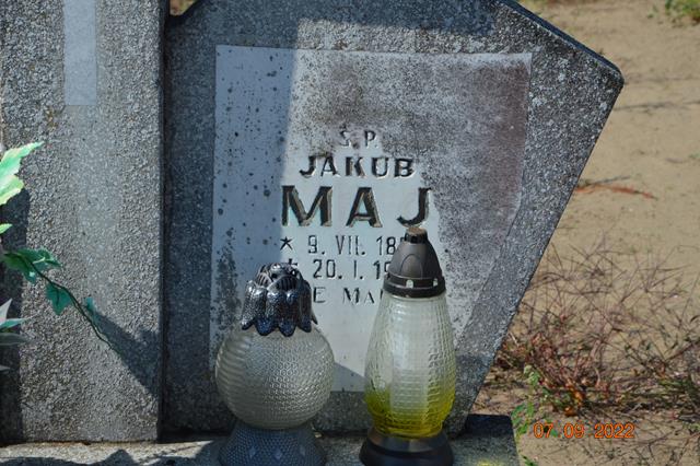 Grób Jakub Maj